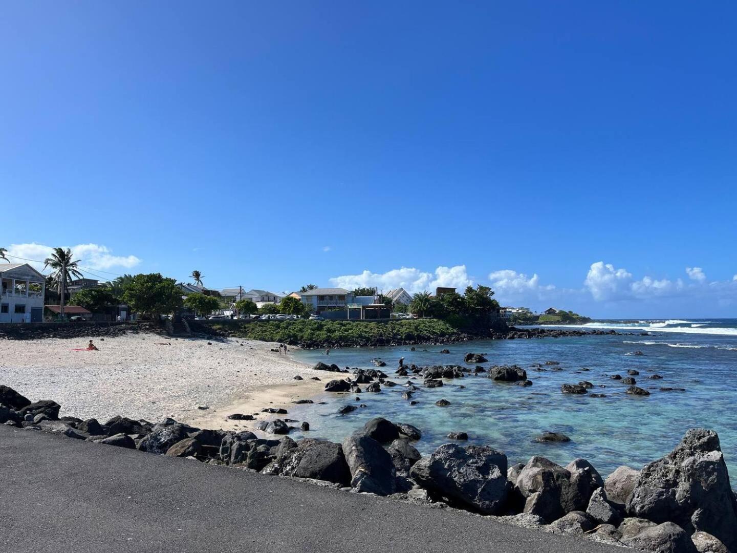 Happy Tropicaloc Apartment Saint Pierre Bagian luar foto